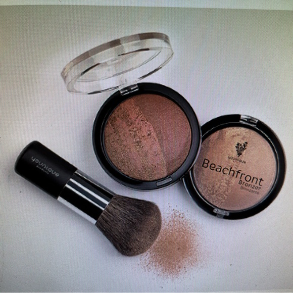 Younique Other - YOUNIQUE BEACHFRONT BRONZER IN HERMOSA DISCONTINUED ITEM NWT!